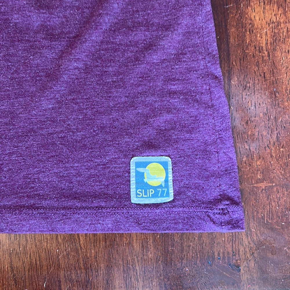 Slip 77 Free Martha’s Vineyard V-Neck T-Shirt - Small - Picture 9 of 10